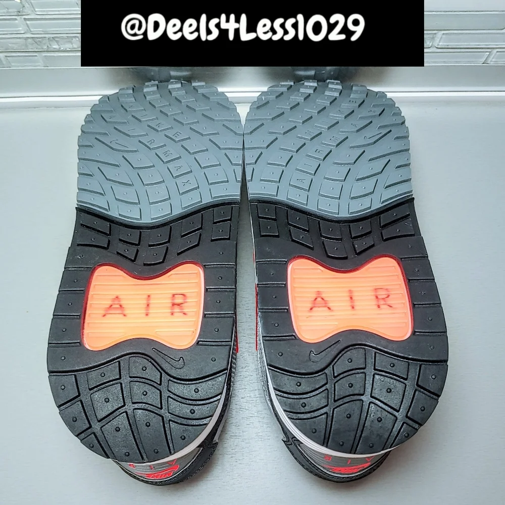 Nike Air Max Solo Running Womens Size 8.5/Kids 7Y Grey Bright Crimson White